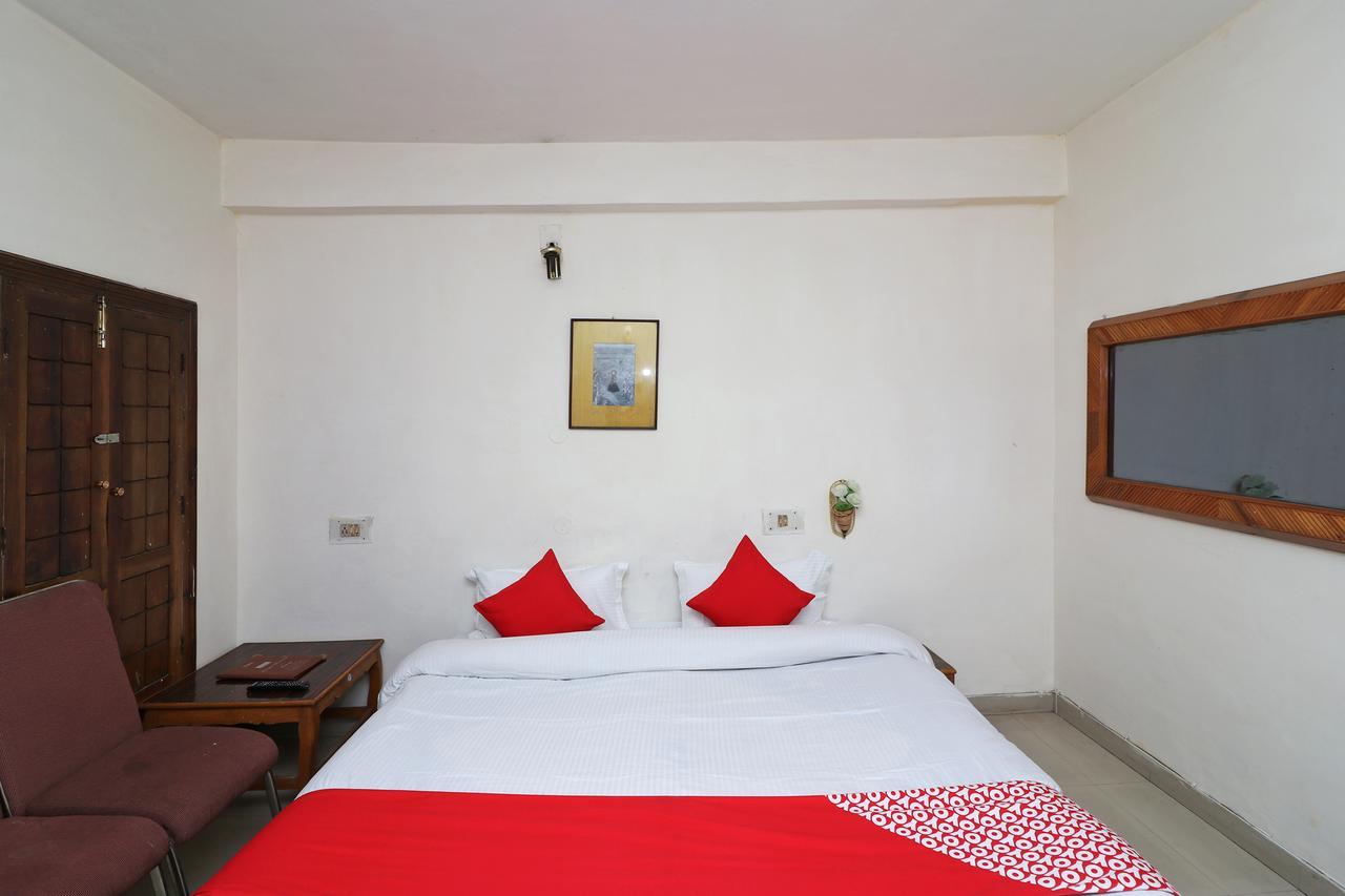 Oyo 13710 Cozy 1bhk Aleo *