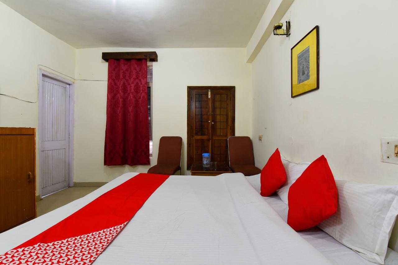 Oyo 13710 Cozy 1bhk Aleo *